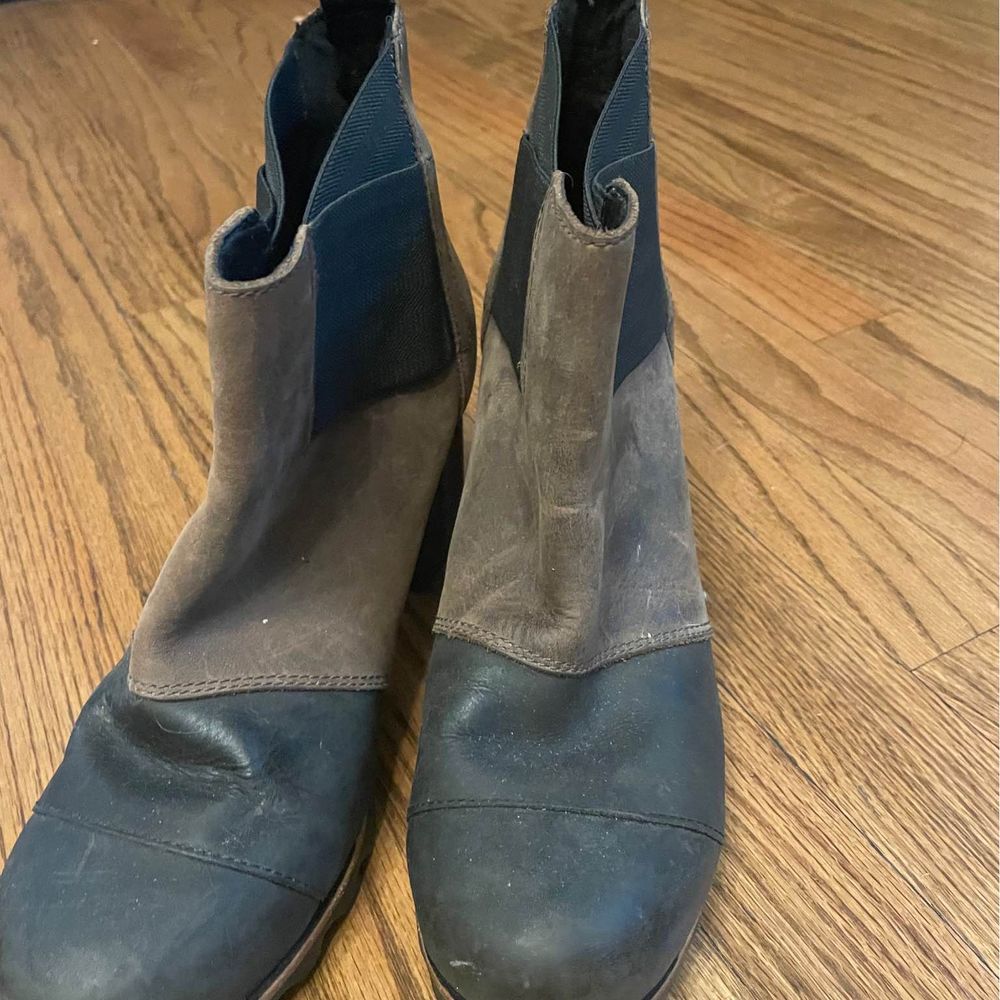 Sorel heels size 8 1/2